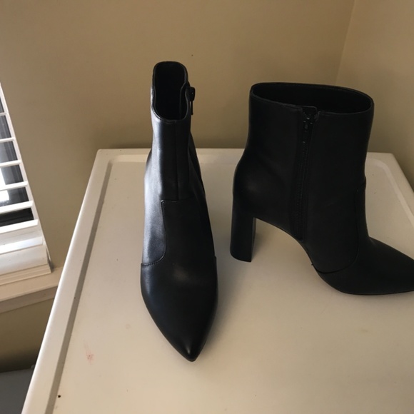 High Heel Ankle Booths - Picture 3 of 4